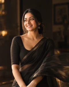 Black Saree Blurry Photo Prompt